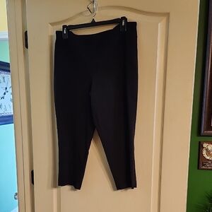 JUST BE BLACK CAPRI PANTS